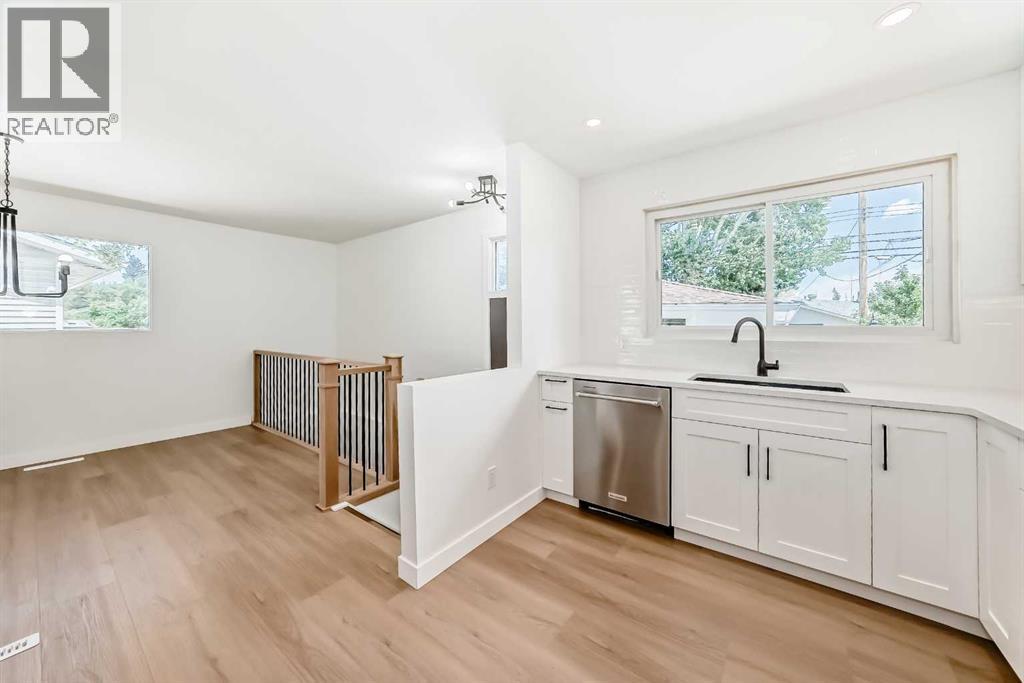 Single Family House Bungalow for Sale in  Varsity Drive NW Varsity Calgary 