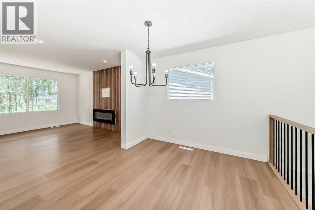 Single Family House Bungalow for Sale in  Varsity Drive NW Varsity Calgary 
