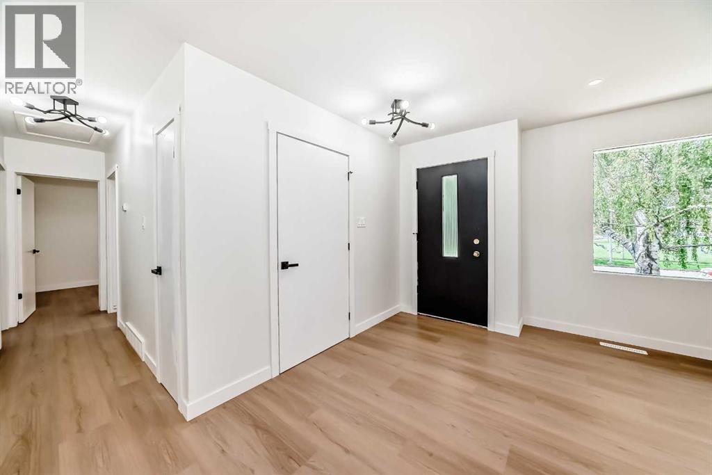 Single Family House Bungalow for Sale in  Varsity Drive NW Varsity Calgary 