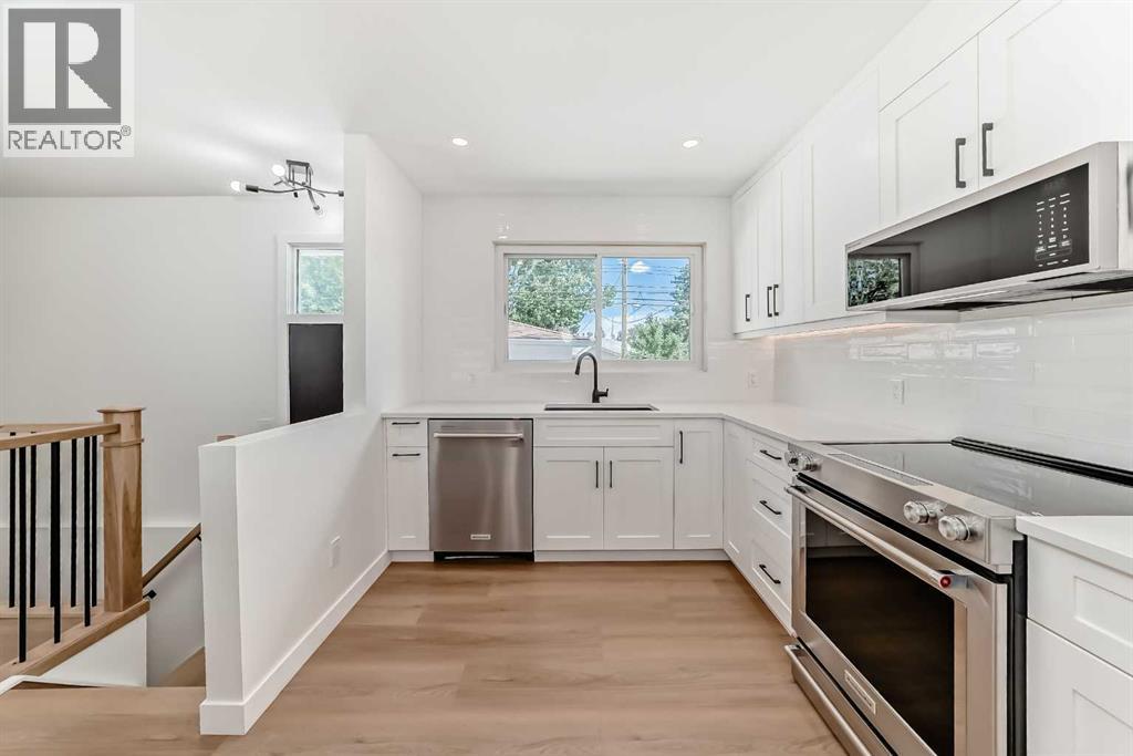 Single Family House Bungalow for Sale in  Varsity Drive NW Varsity Calgary 