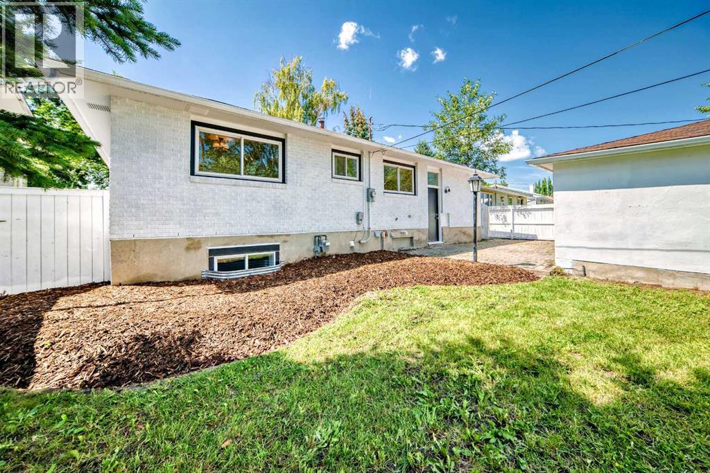 Single Family House Bungalow for Sale in  Varsity Drive NW Varsity Calgary 