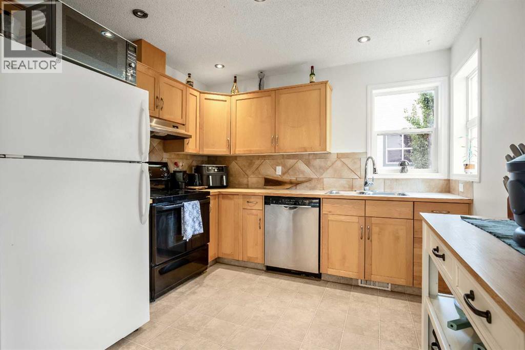 Single Family House 3 Level for Sale in  Bridlewood Lane SW Bridlewood Calgary 