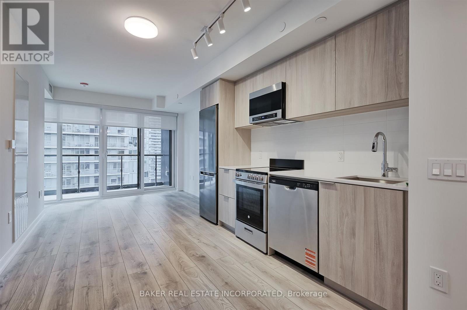 Photo 10 of 702 223 Redpath Avenue, Toronto ON