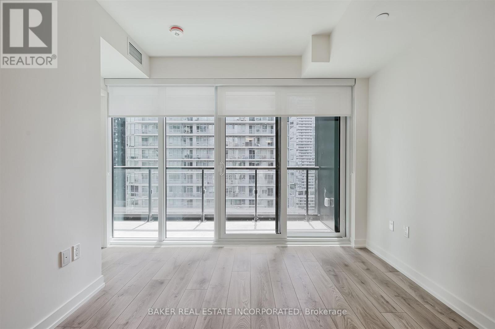 Photo 4 of 702 223 Redpath Avenue, Toronto ON