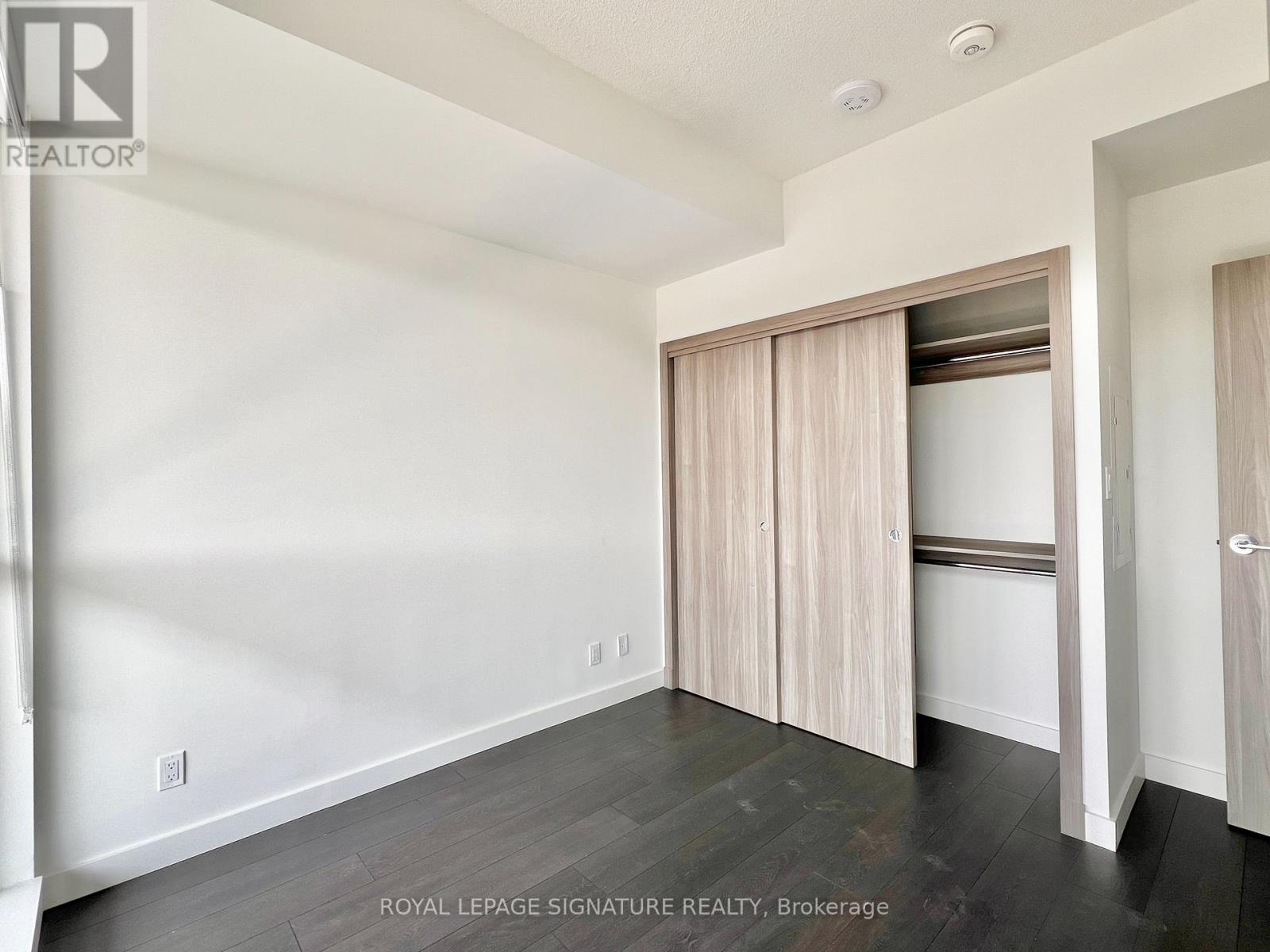 Photo 15 of 305 27 Mcmahon Drive, Toronto ON