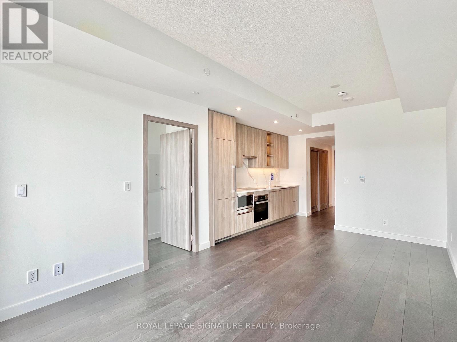 Photo 23 of 305 27 Mcmahon Drive, Toronto ON