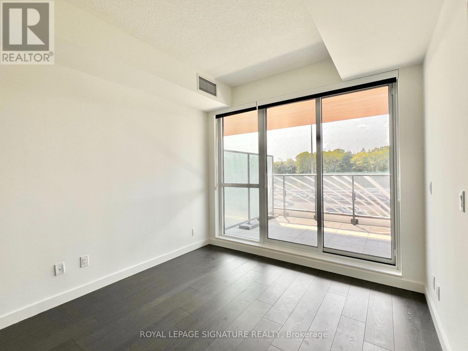 Photo 7 of 305 27 Mcmahon Drive, Toronto ON