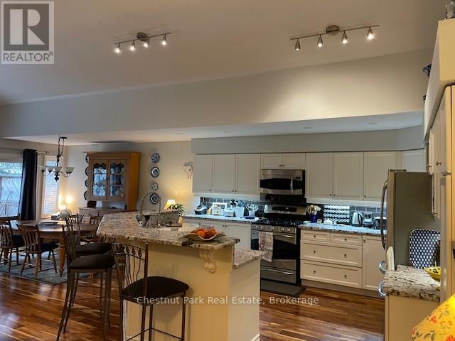 Photo 17 of 111 Ellen Lane, Collingwood ON
