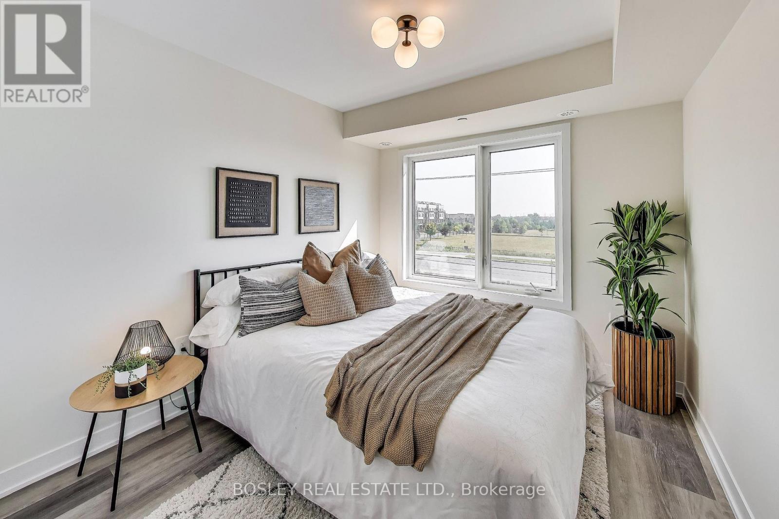 Photo 15 of 206 1695 Dersan Street, Pickering ON