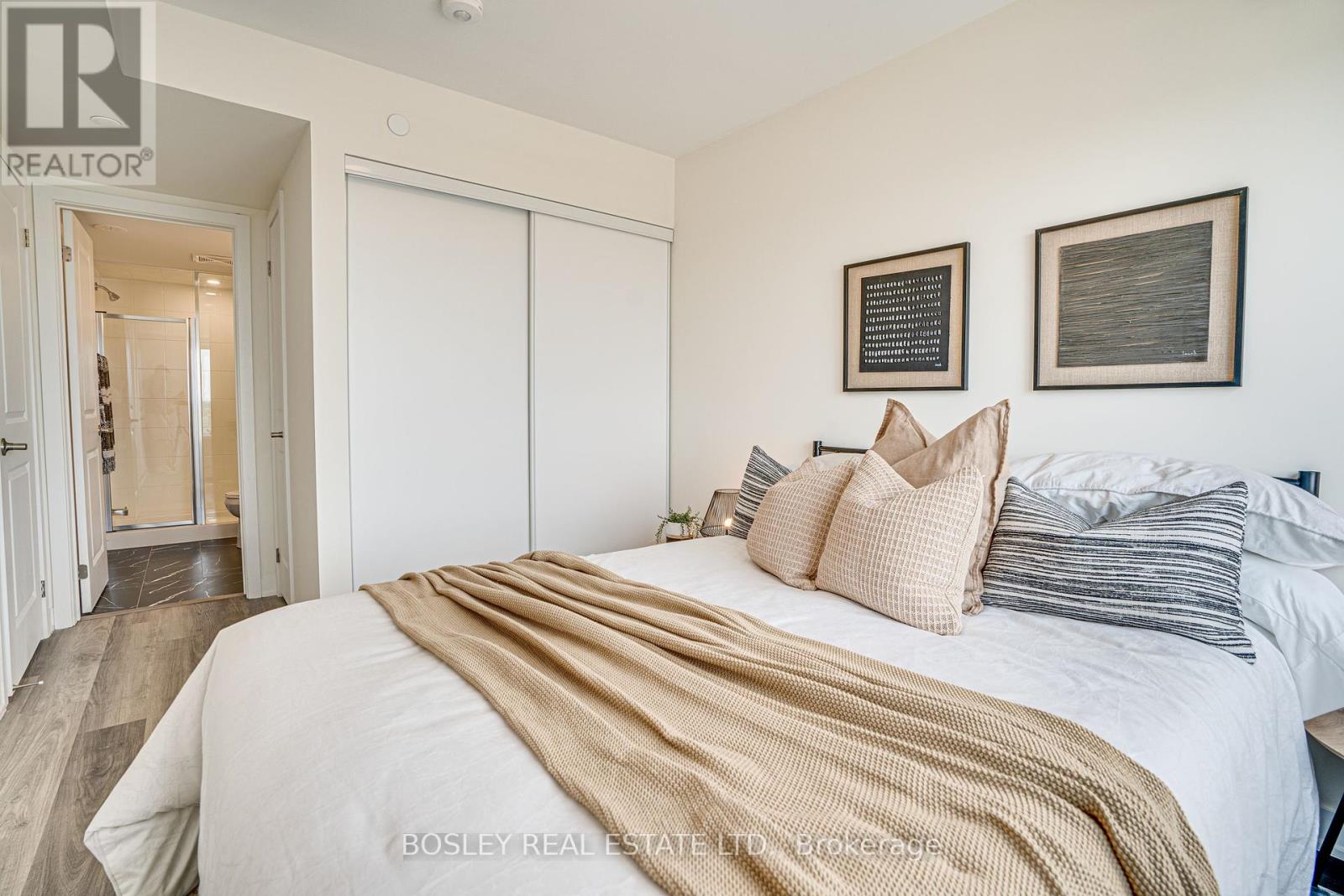Photo 17 of 206 1695 Dersan Street, Pickering ON