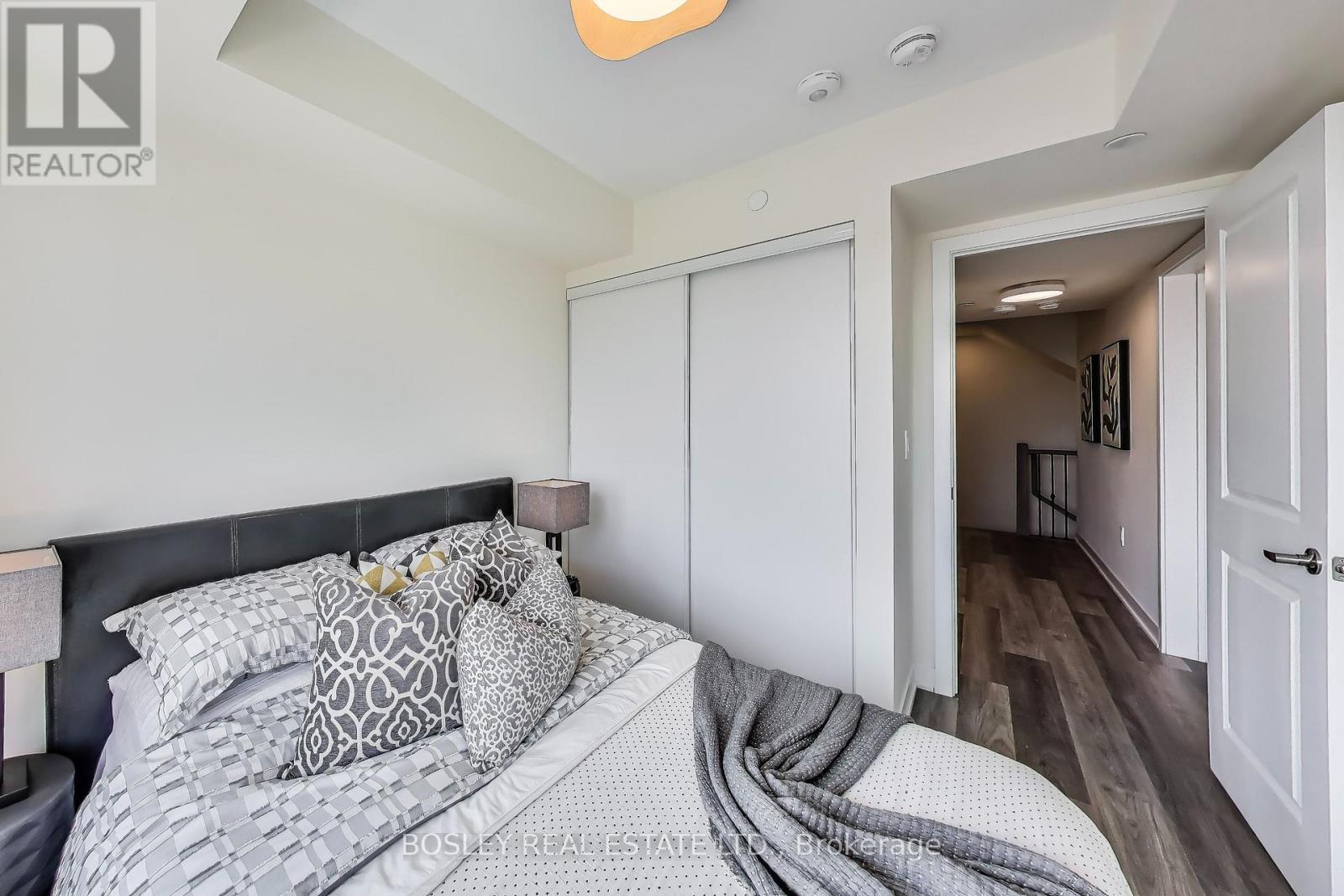 Photo 23 of 206 1695 Dersan Street, Pickering ON