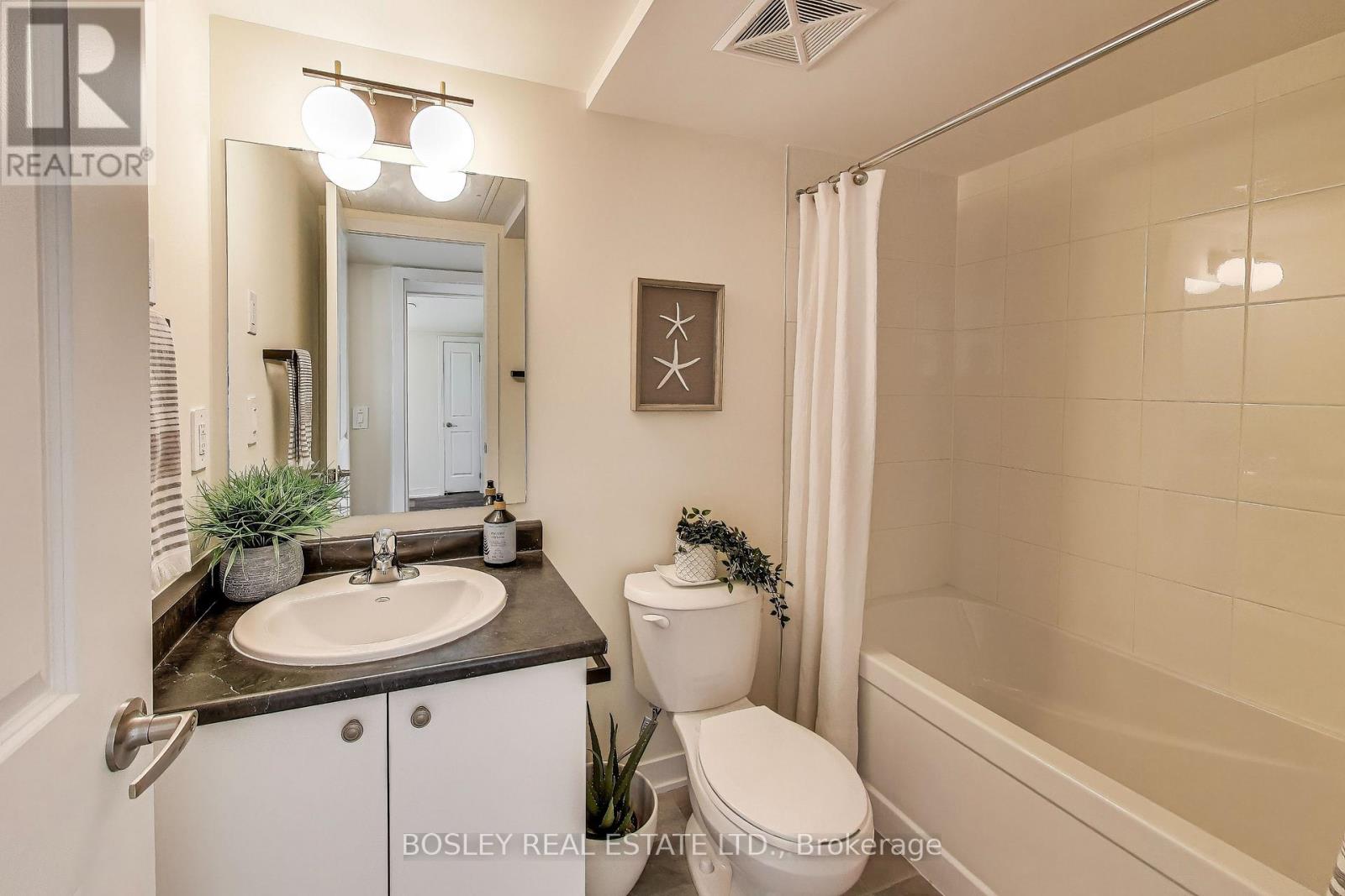 Photo 8 of 206 1695 Dersan Street, Pickering ON