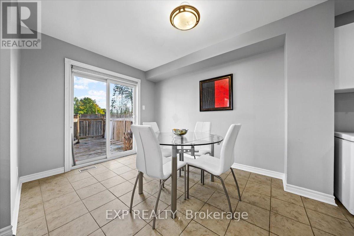 Photo 12 of 93 Cedarock Drive, Ottawa ON