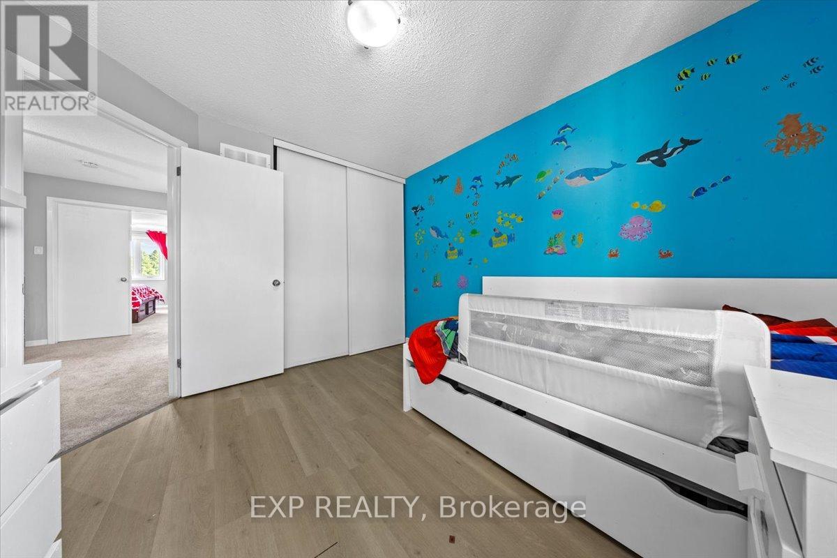 Photo 2 of 93 Cedarock Drive, Ottawa ON