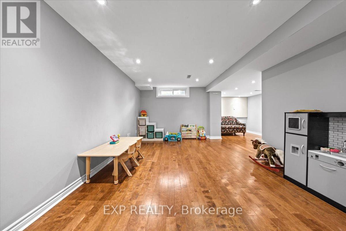 Photo 24 of 93 Cedarock Drive, Ottawa ON