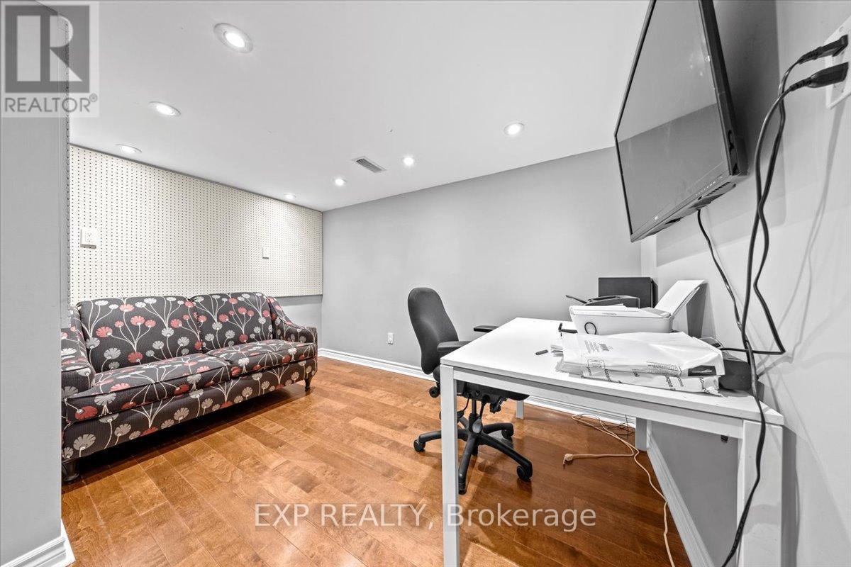 Photo 11 of 93 Cedarock Drive, Ottawa ON
