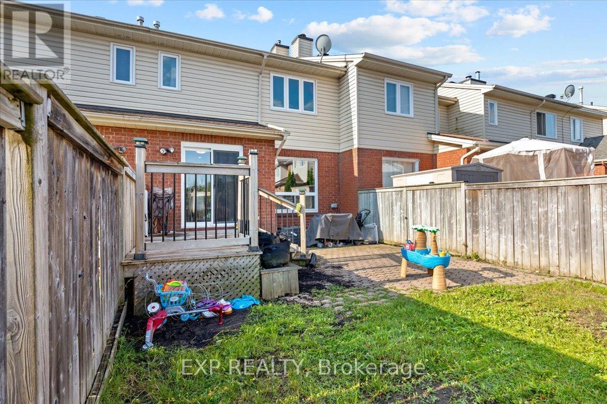 Photo 35 of 93 Cedarock Drive, Ottawa ON