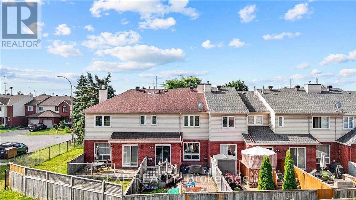 Photo 41 of 93 Cedarock Drive, Ottawa ON