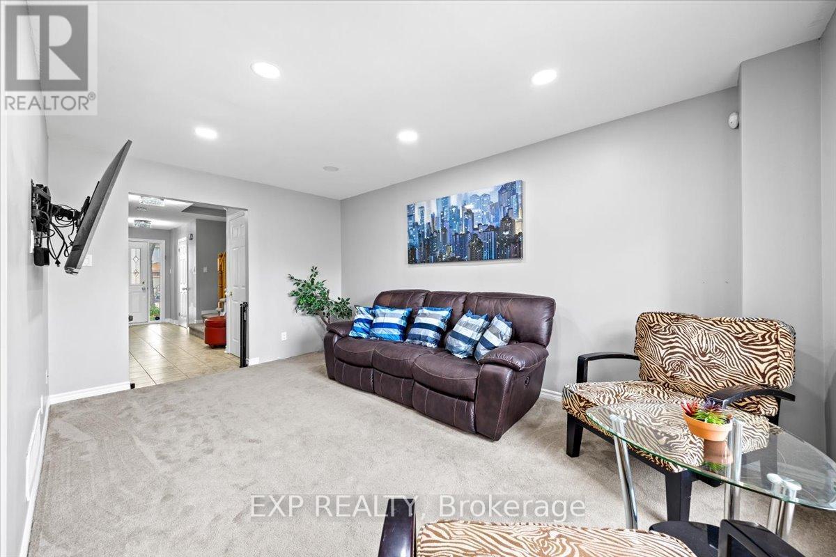 Photo 47 of 93 Cedarock Drive, Ottawa ON