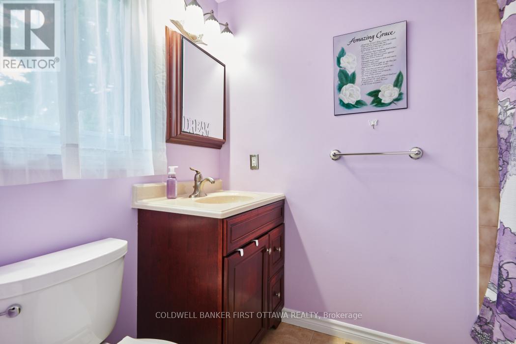 Photo 8 of 23 Manju Street, Ottawa ON