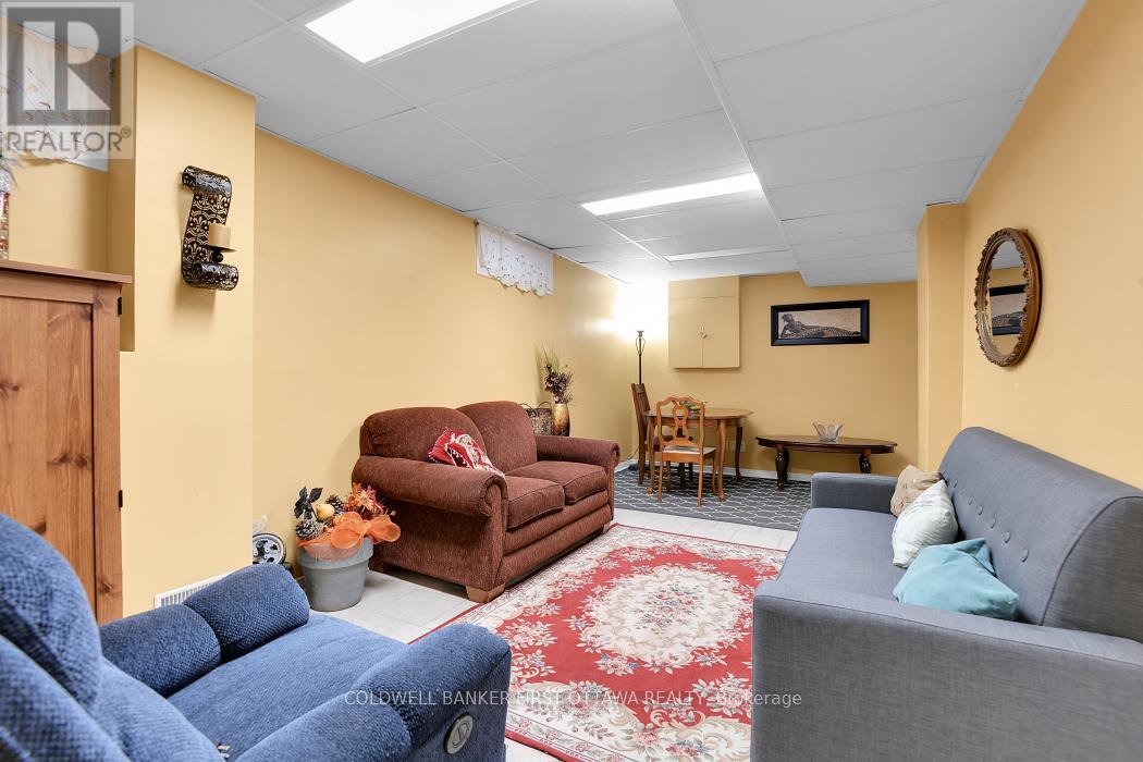 Photo 2 of 23 Manju Street, Ottawa ON