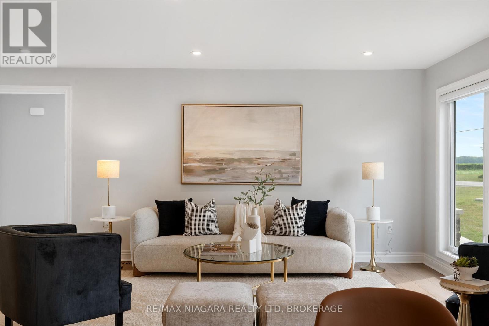 Photo 13 of 792 Lakeshore Road, Niagaraonthelake ON