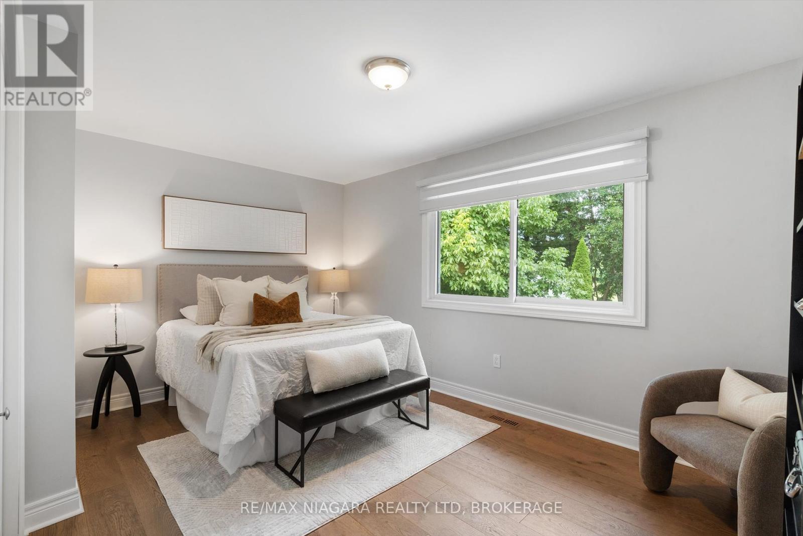 Photo 22 of 792 Lakeshore Road, Niagaraonthelake ON