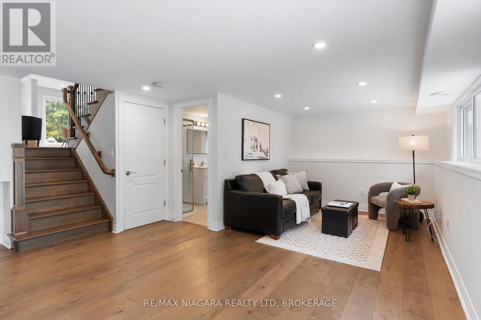 Photo 28 of 792 Lakeshore Road, Niagaraonthelake ON