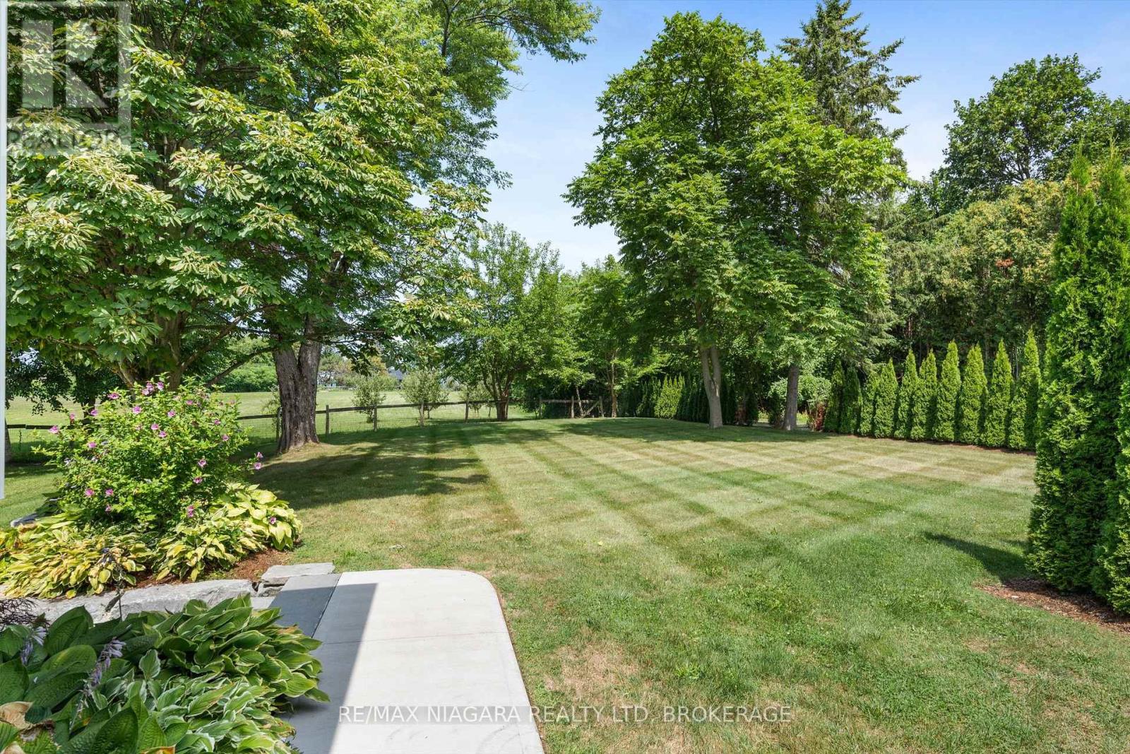 Photo 38 of 792 Lakeshore Road, Niagaraonthelake ON