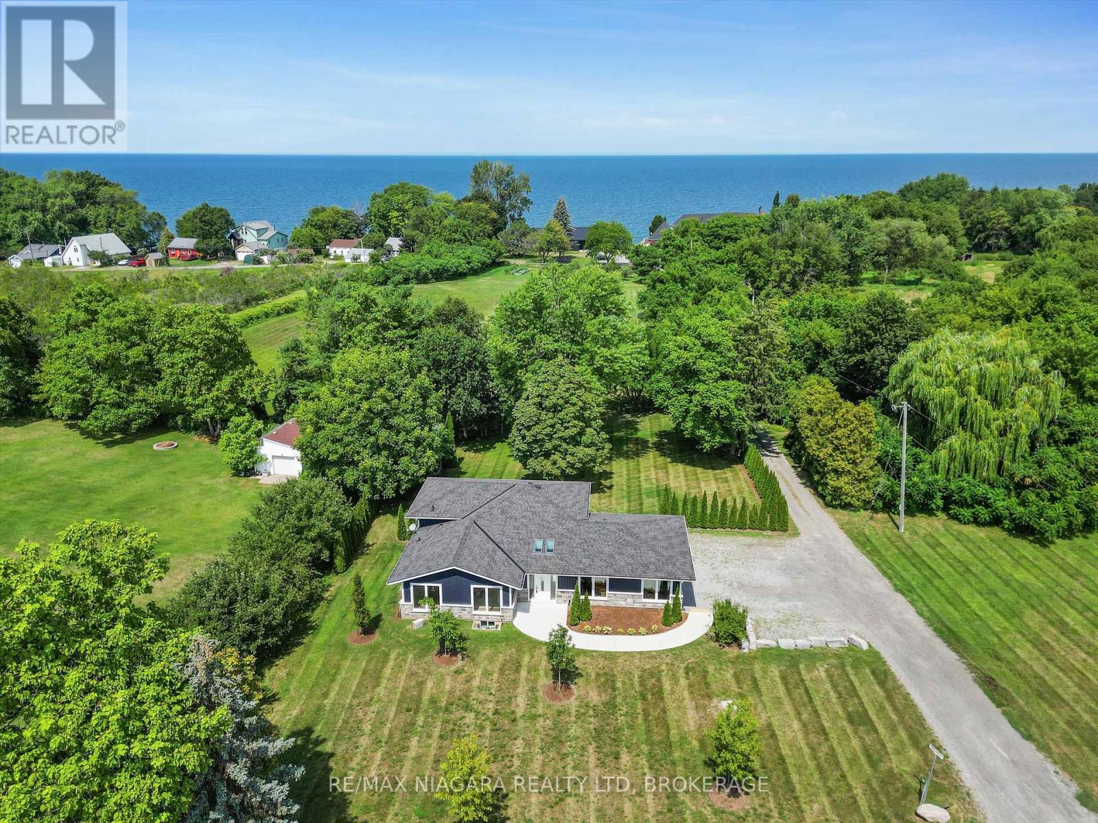 Photo 44 of 792 Lakeshore Road, Niagaraonthelake ON