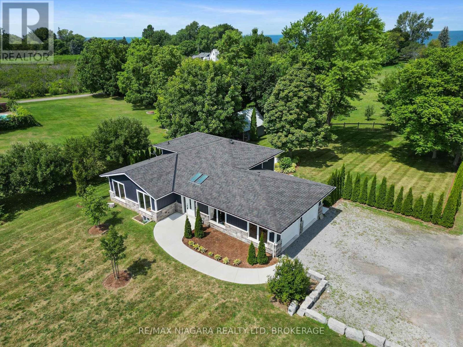 Photo 46 of 792 Lakeshore Road, Niagaraonthelake ON