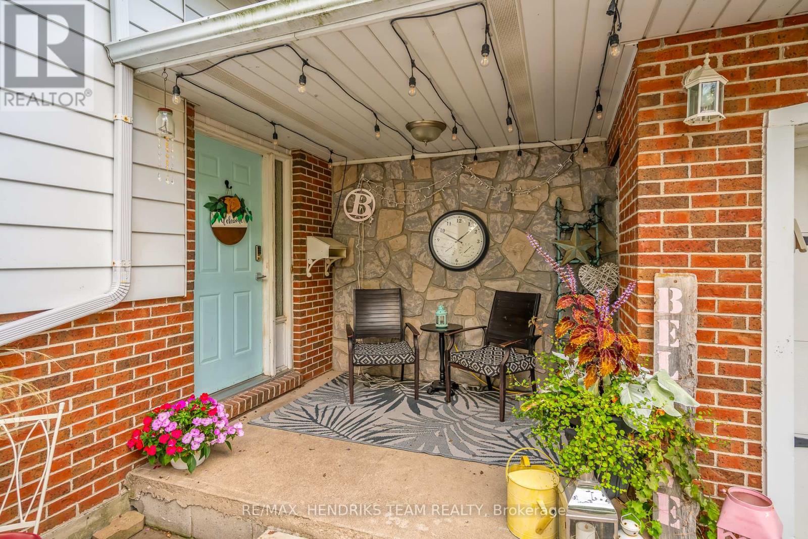 Photo 2 of 5 Whittaker Avenue, Grimsby ON