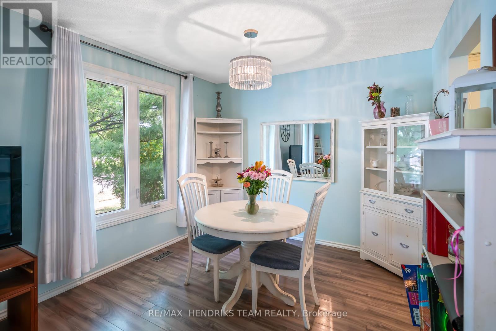 Photo 9 of 5 Whittaker Avenue, Grimsby ON
