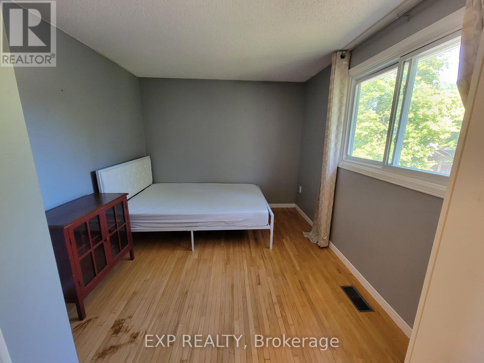 Photo 15 of 43 180 Marksam Road, Guelph ON