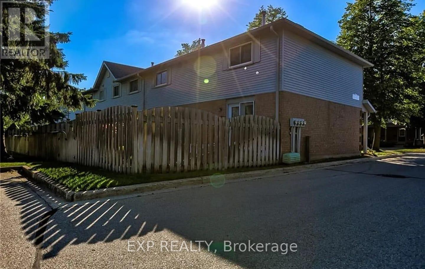 Photo 27 of 43 180 Marksam Road, Guelph ON