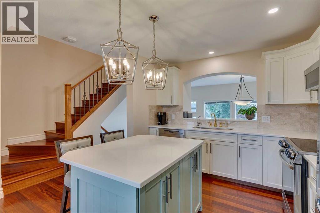 Single Family House 4 Level for Sale in  Everridge Common SW Evergreen Calgary 