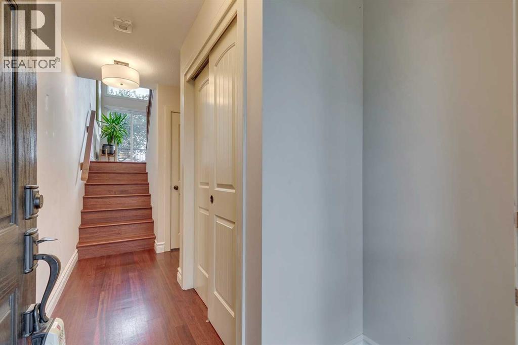 Single Family House 4 Level for Sale in  Everridge Common SW Evergreen Calgary 