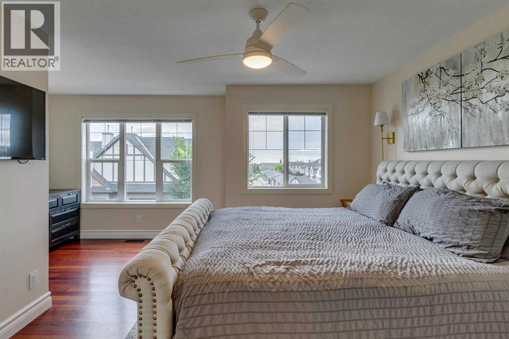 Single Family House 4 Level for Sale in  Everridge Common SW Evergreen Calgary 