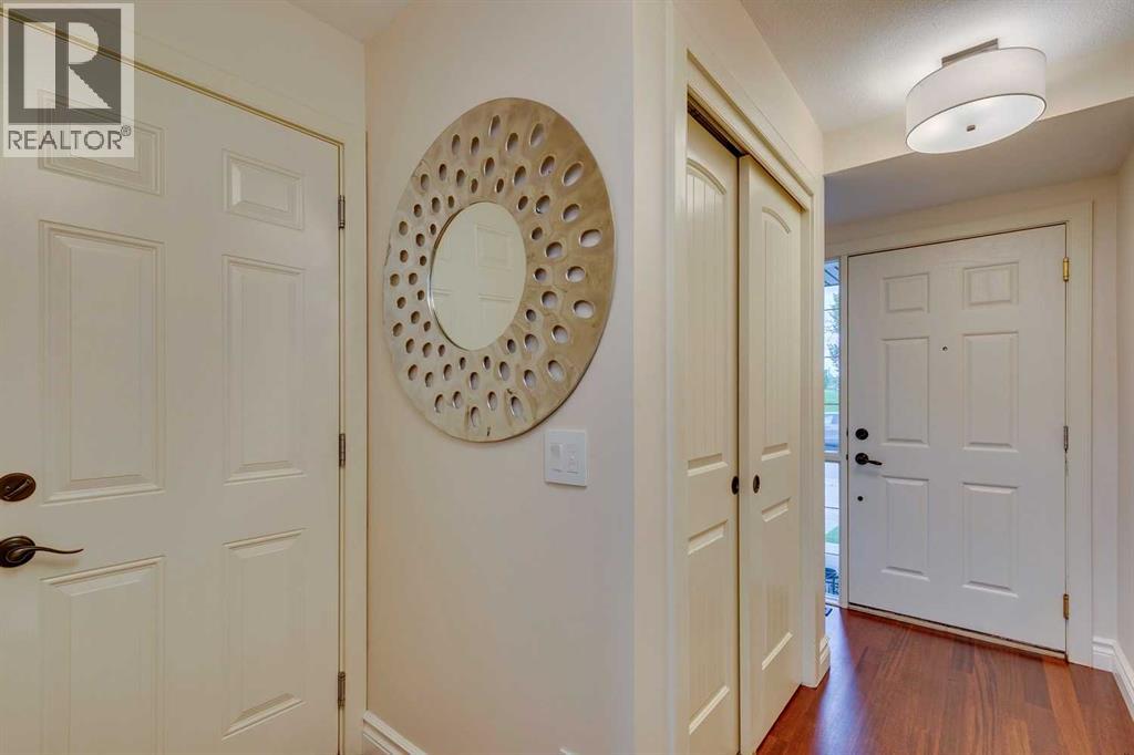 Single Family House 4 Level for Sale in  Everridge Common SW Evergreen Calgary 