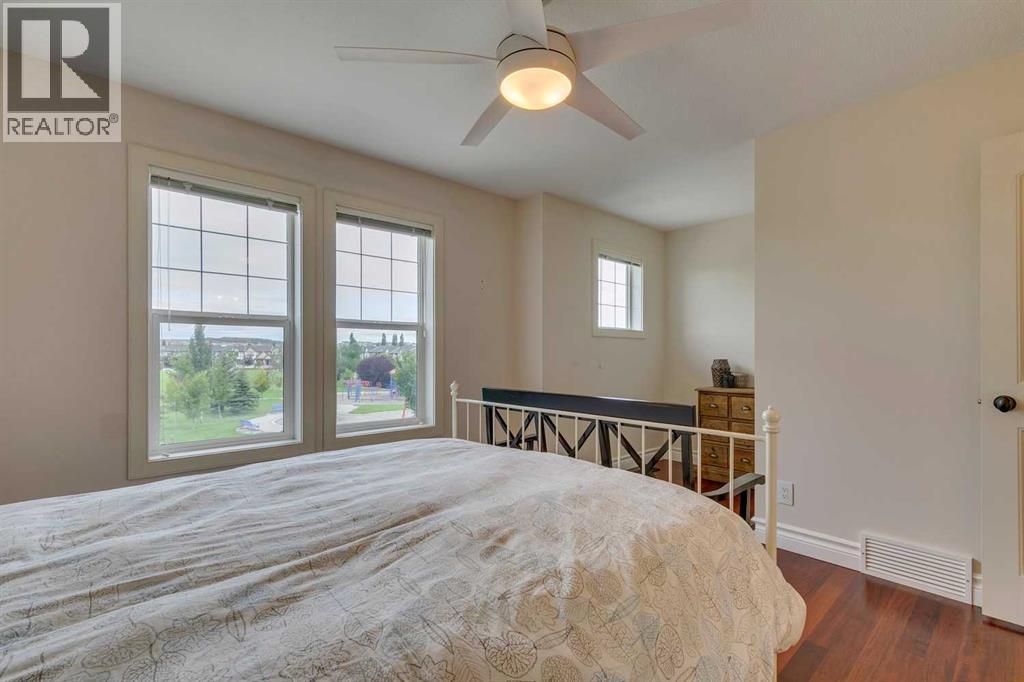 Single Family House 4 Level for Sale in  Everridge Common SW Evergreen Calgary 