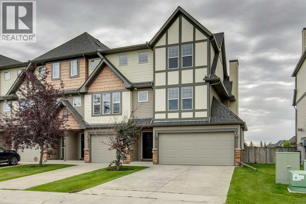 Single Family House 4 Level for Sale in  Everridge Common SW Evergreen Calgary 