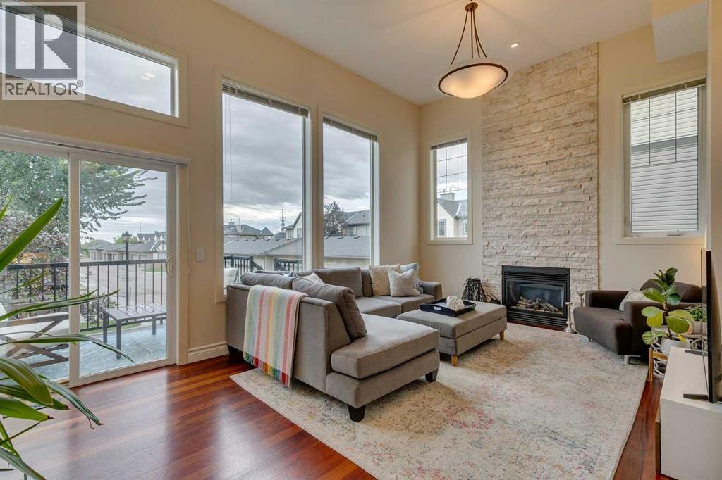 Single Family House 4 Level for Sale in  Everridge Common SW Evergreen Calgary 