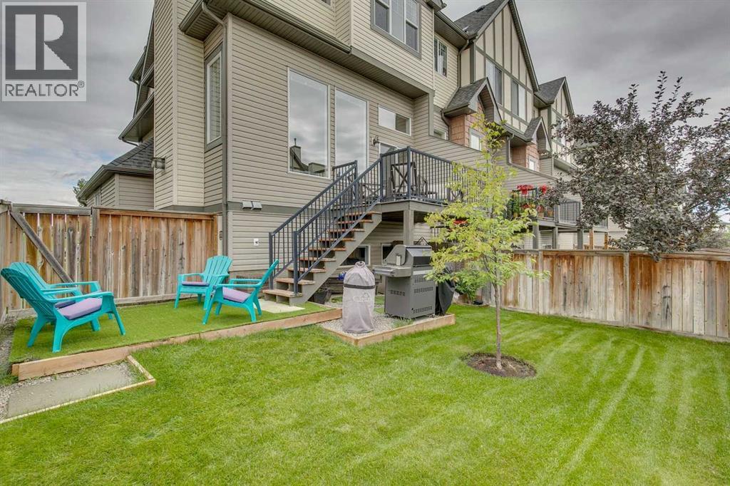 Single Family House 4 Level for Sale in  Everridge Common SW Evergreen Calgary 