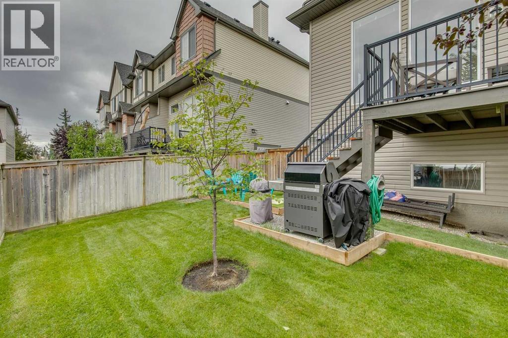 Single Family House 4 Level for Sale in  Everridge Common SW Evergreen Calgary 