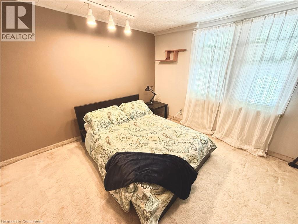 Photo 21 of 473 Hamilton Drive, Ancaster ON