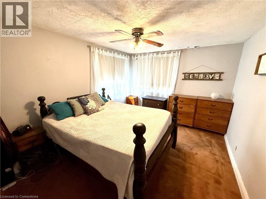 Photo 4 of 473 Hamilton Drive, Ancaster ON