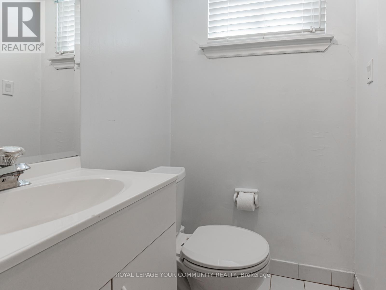 Photo 32 of 1 Thorny Brae Drive, Markham ON