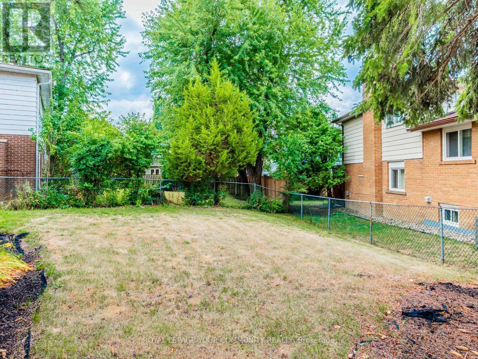 Photo 37 of 1 Thorny Brae Drive, Markham ON