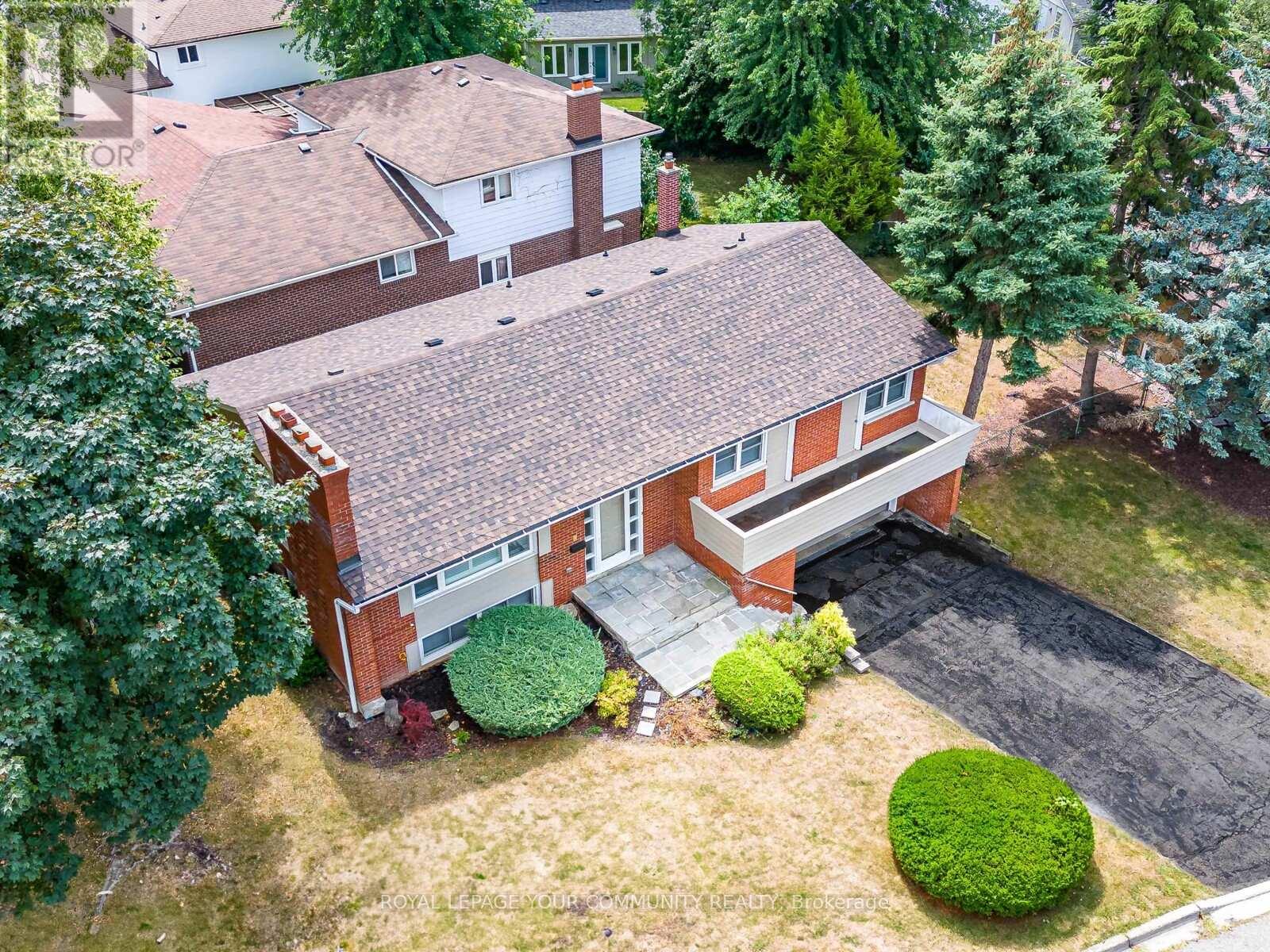 Photo 42 of 1 Thorny Brae Drive, Markham ON