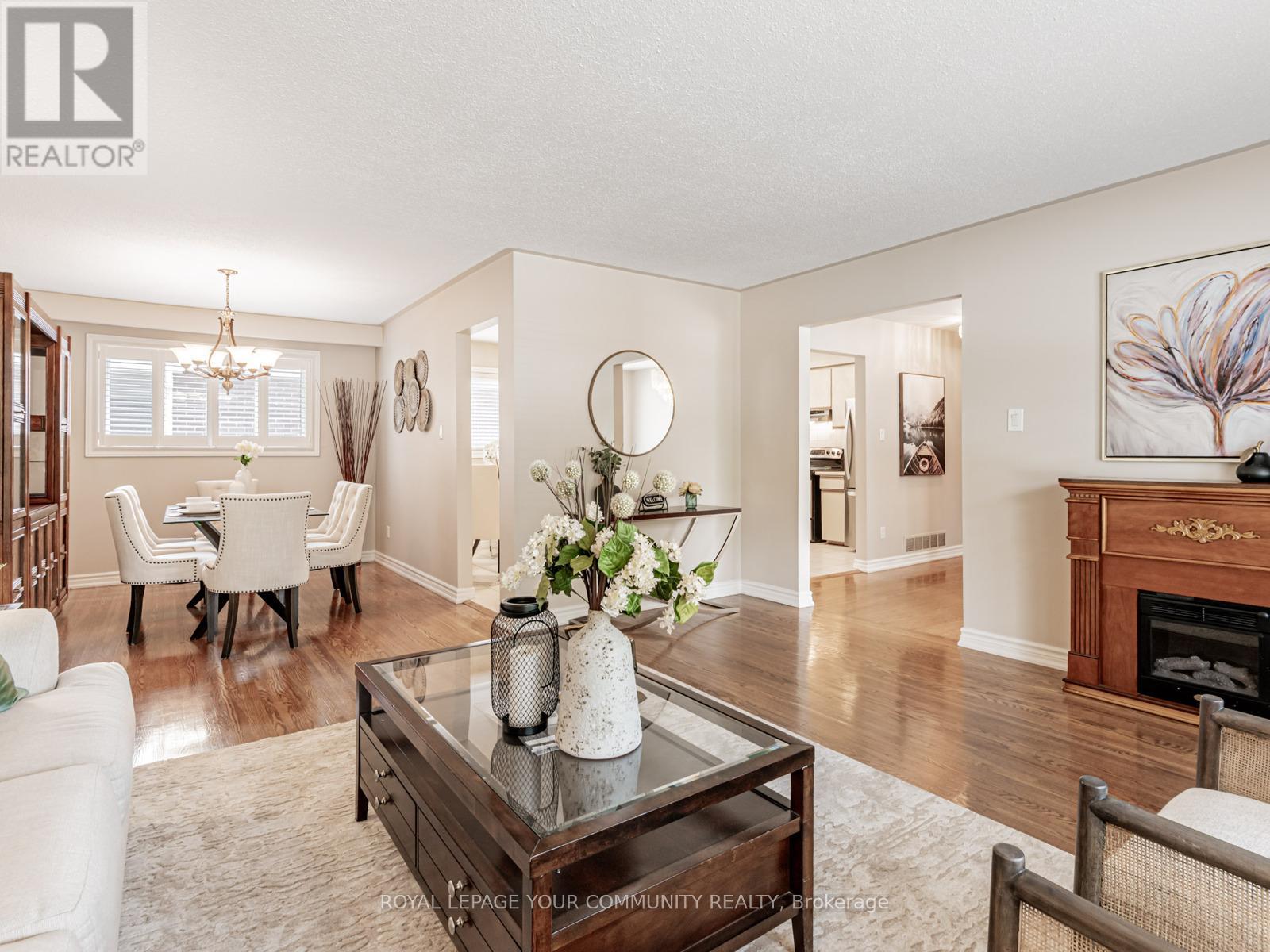 Photo 9 of 1 Thorny Brae Drive, Markham ON